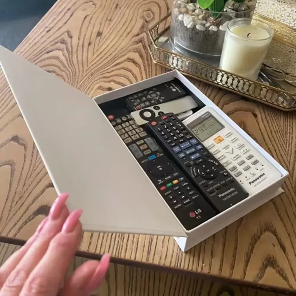 The Discreet Decor Book